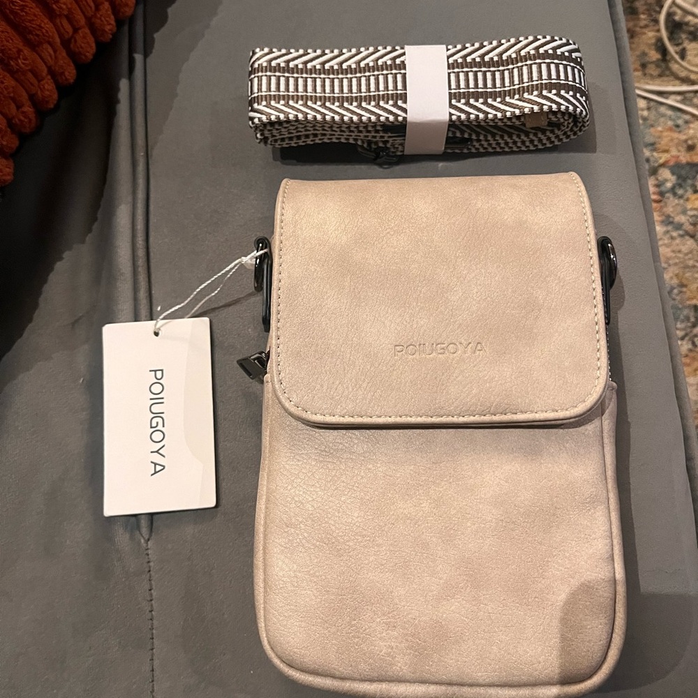 NWT gray crossbody purse with multiple pockets